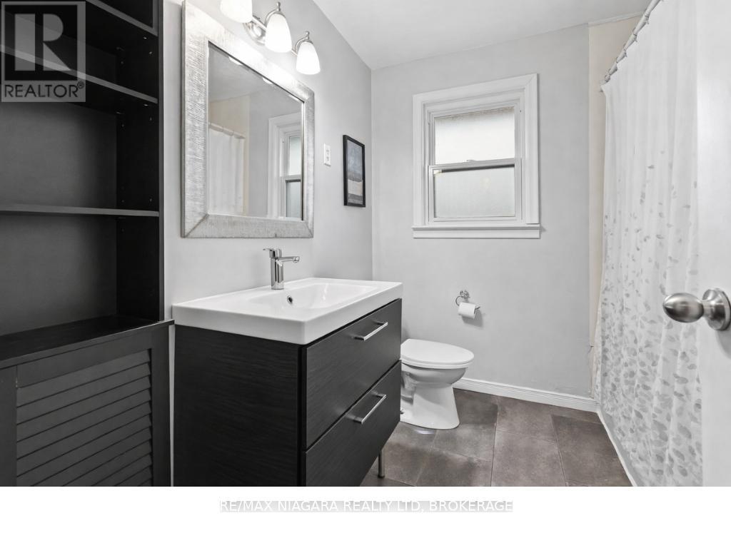 96 CLARKE STREET - 13