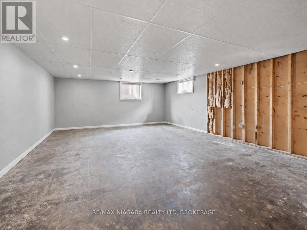 96 CLARKE STREET - 18
