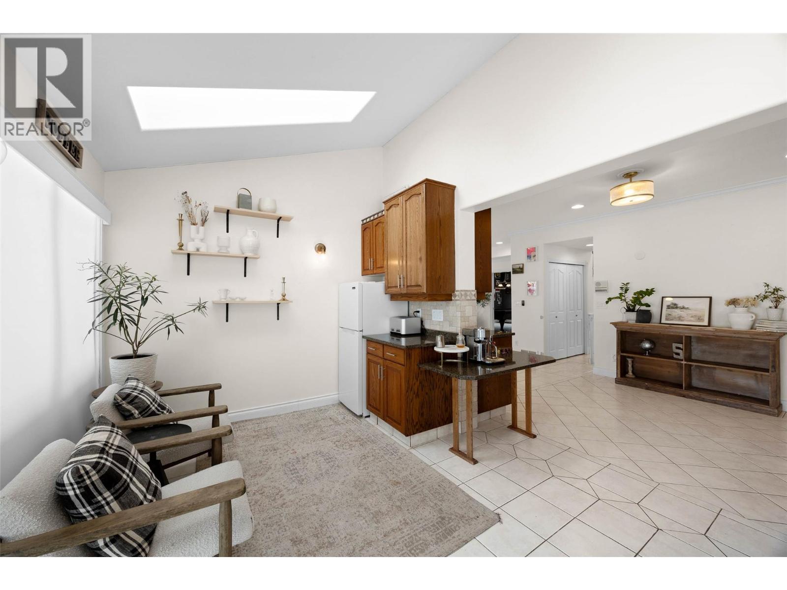 3100 PRINCETON KAMLOOPS Highway - 27