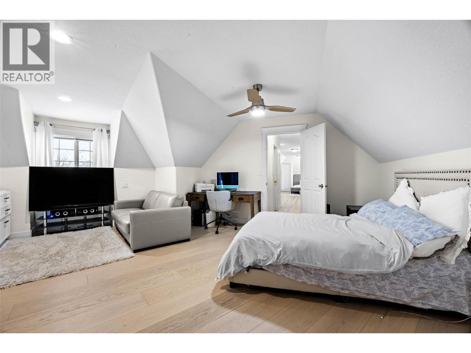 3100 PRINCETON KAMLOOPS Highway - 28