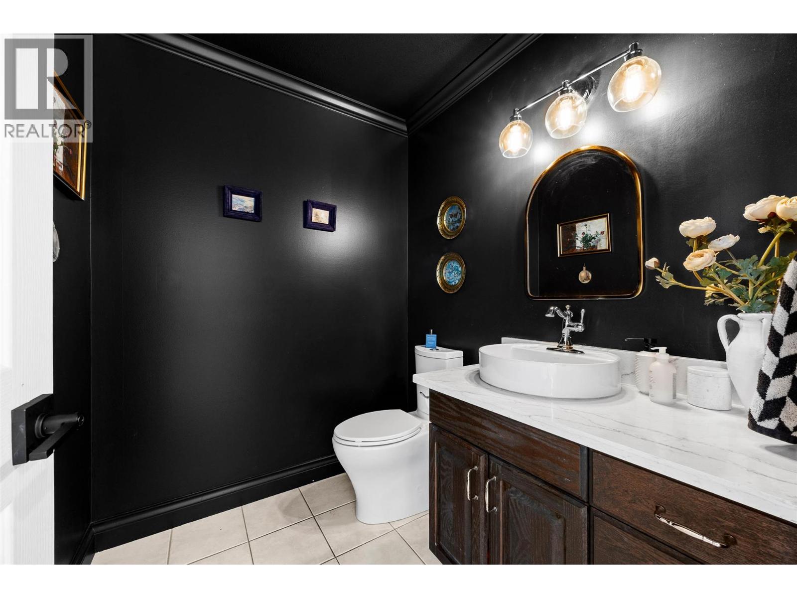 3100 PRINCETON KAMLOOPS Highway - 32