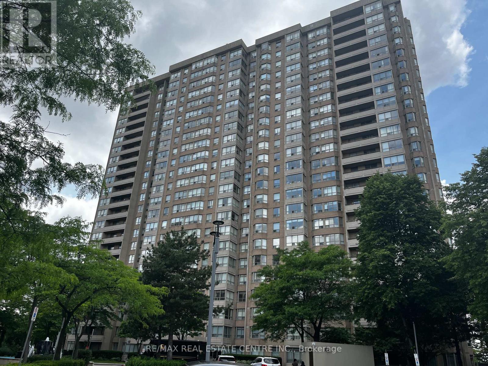 #802 30 MALTA AVENUE E - 2