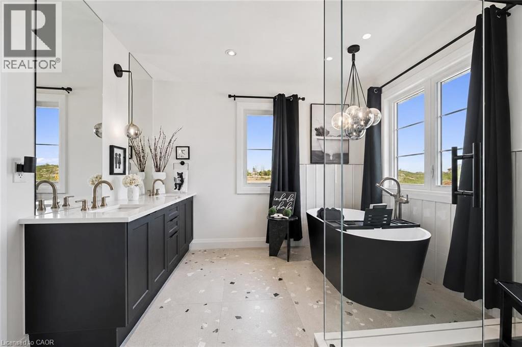 3 QUEENSBROOK Crescent - 18