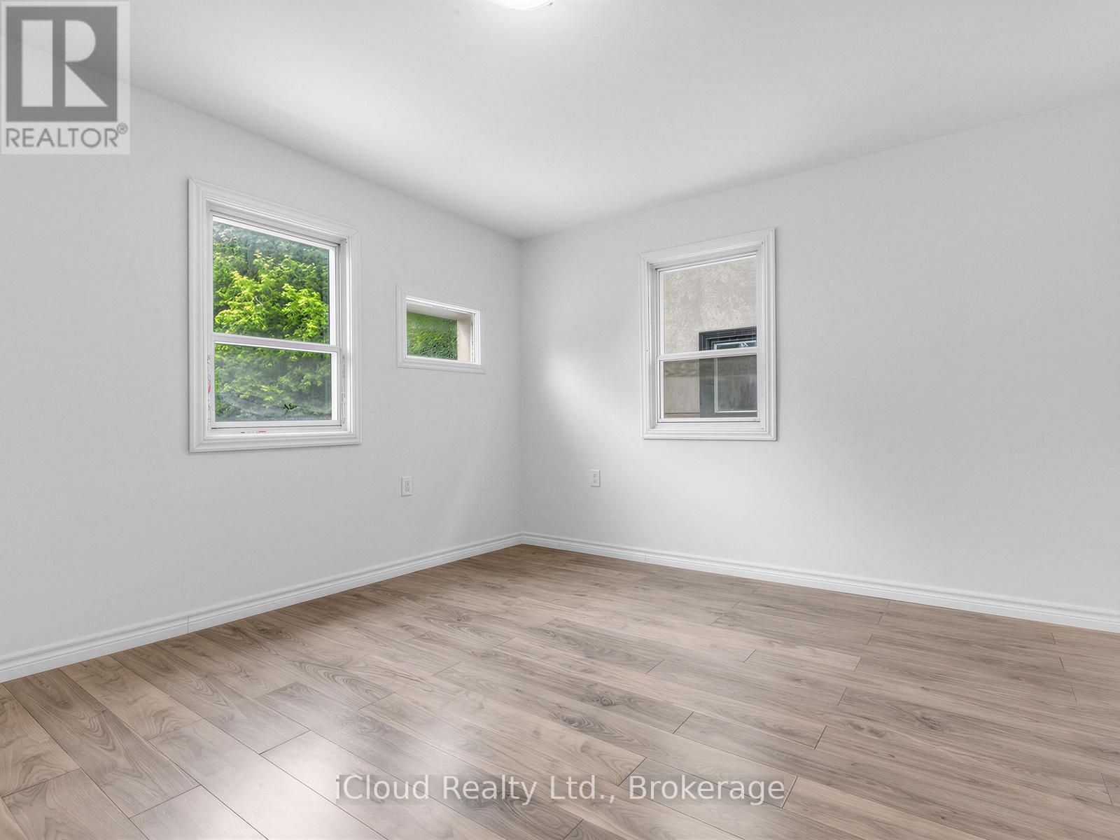 1303 WOODBINE AVENUE - 25