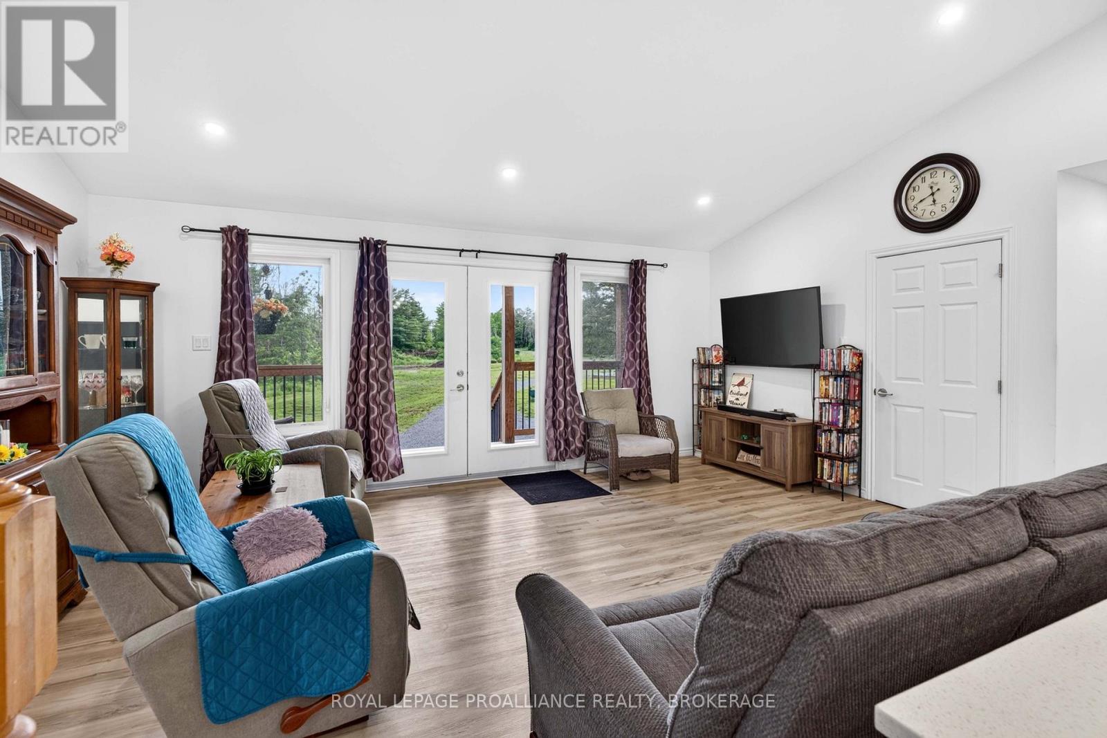 499 BUSH ROAD - 32