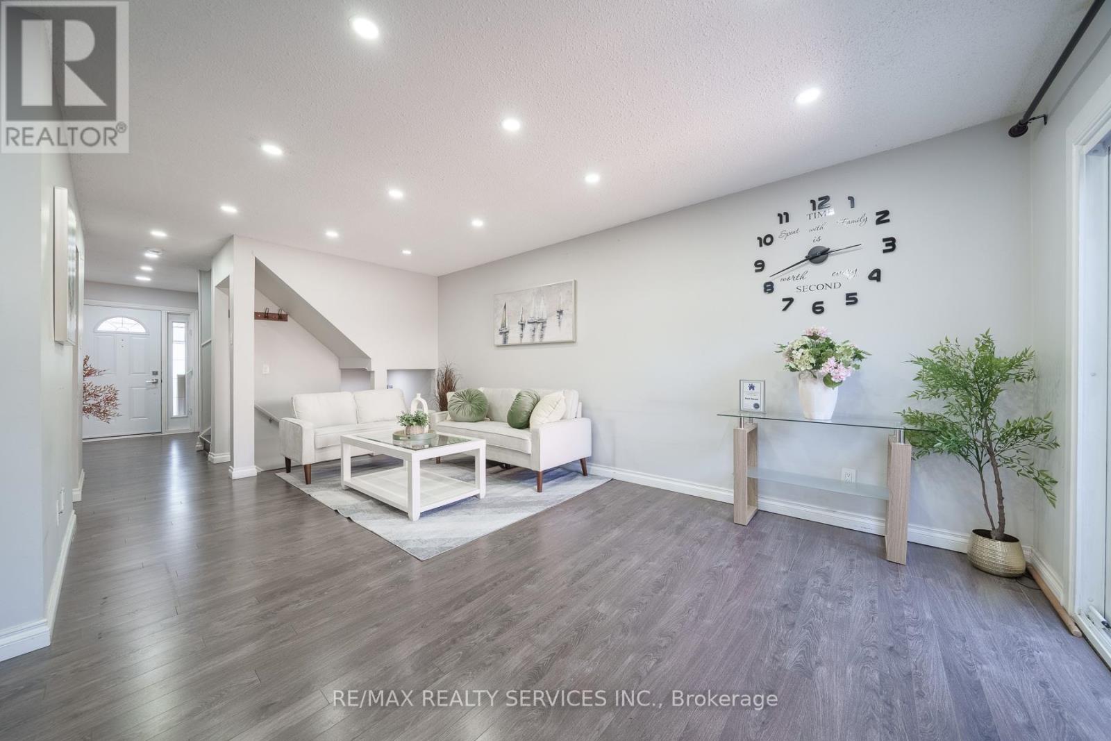 #43 5009 PINEDALE AVENUE - 13