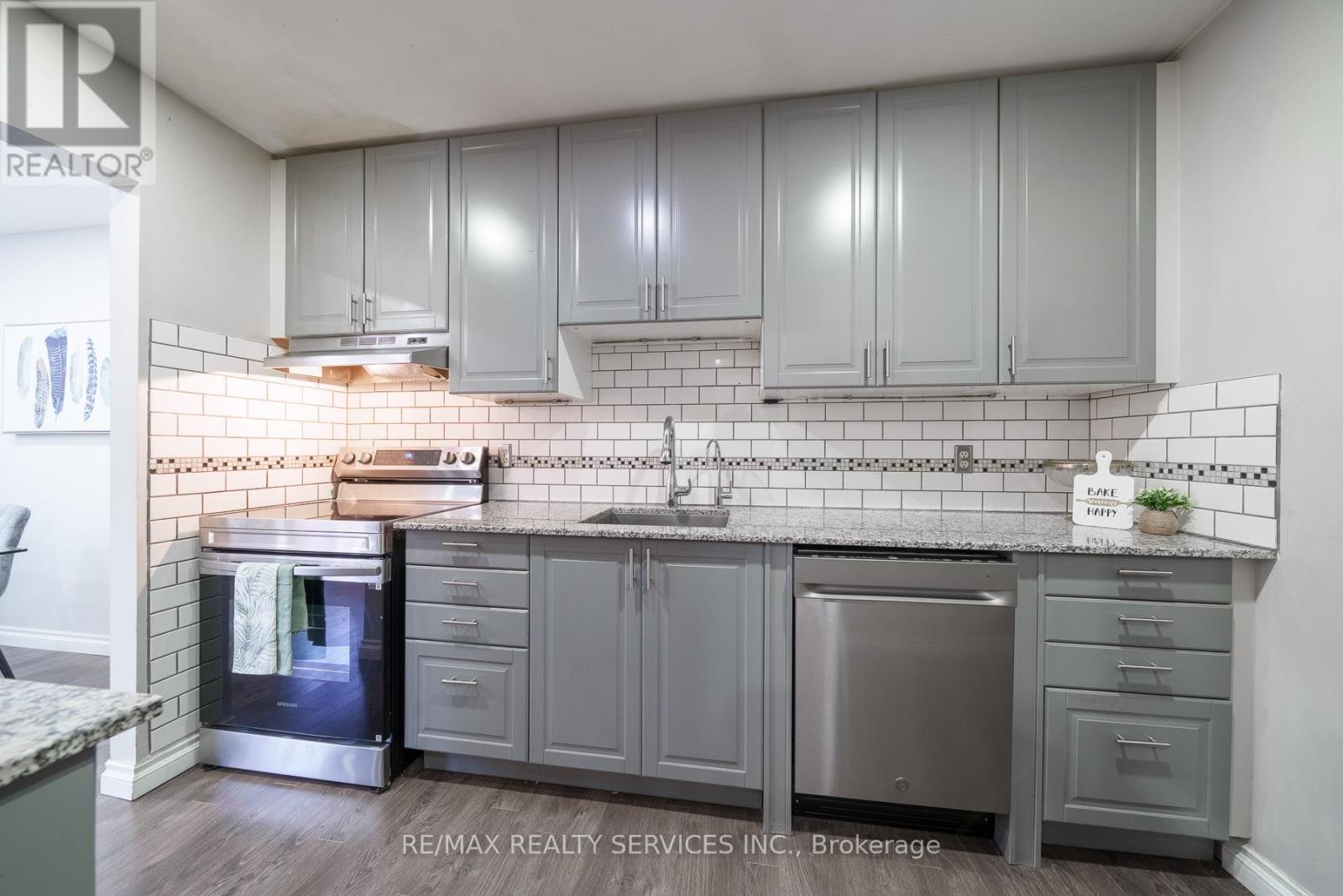 #43 5009 PINEDALE AVENUE - 16