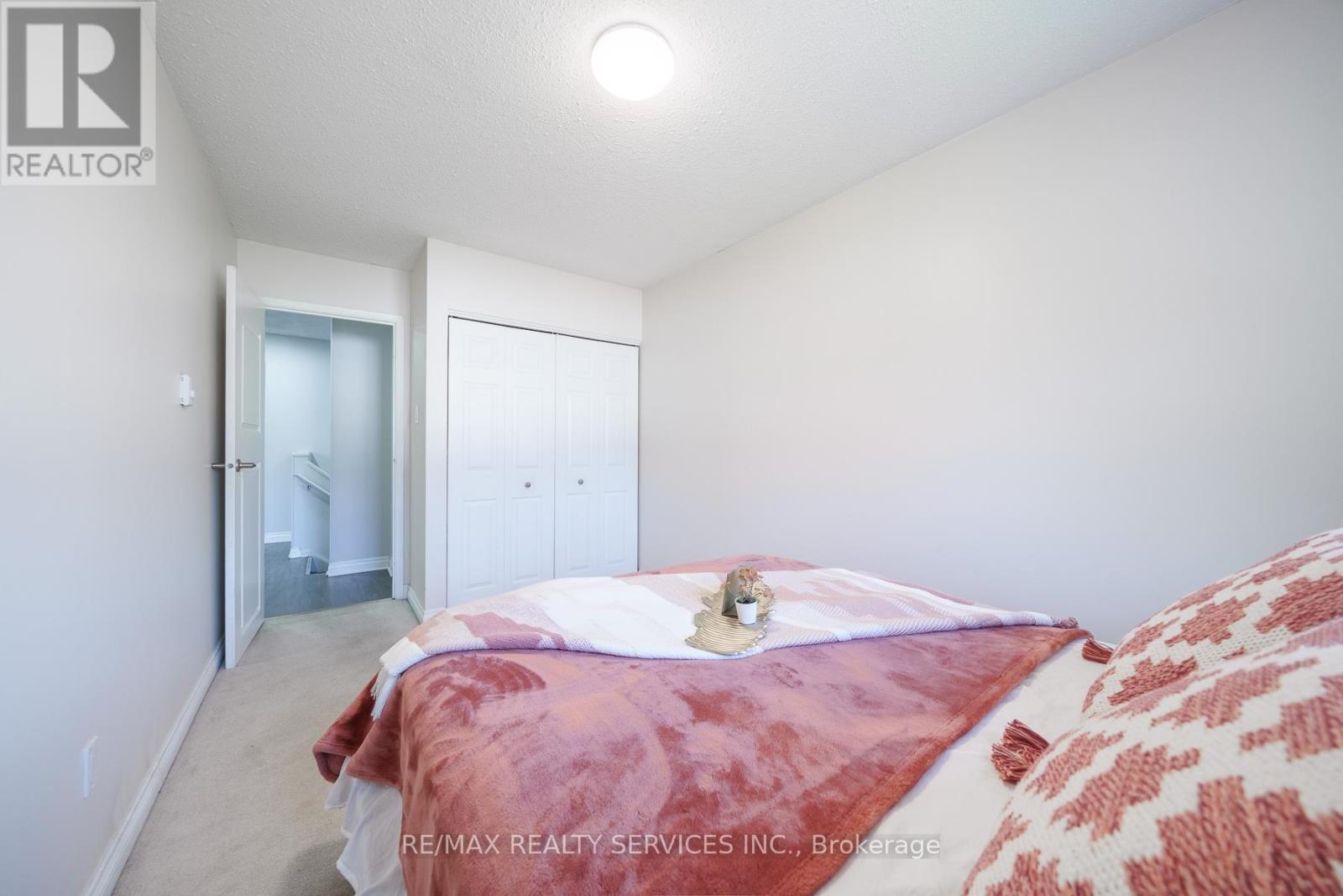 #43 5009 PINEDALE AVENUE - 31