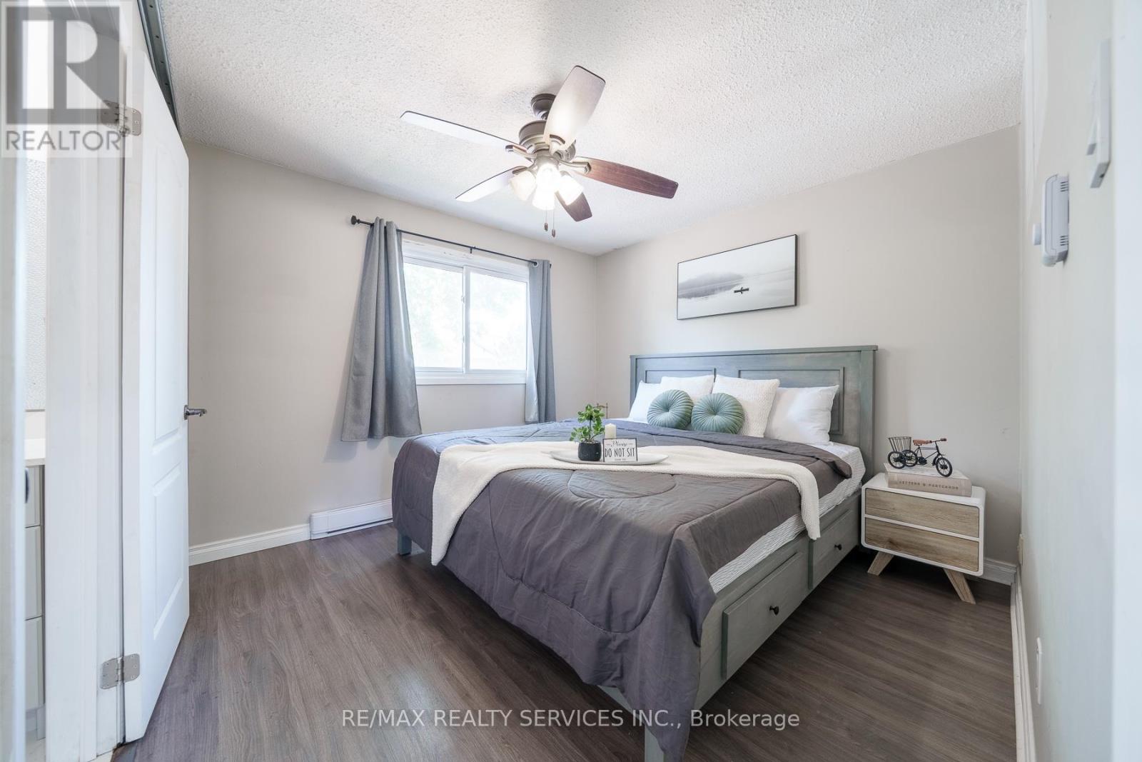 #43 5009 PINEDALE AVENUE - 32