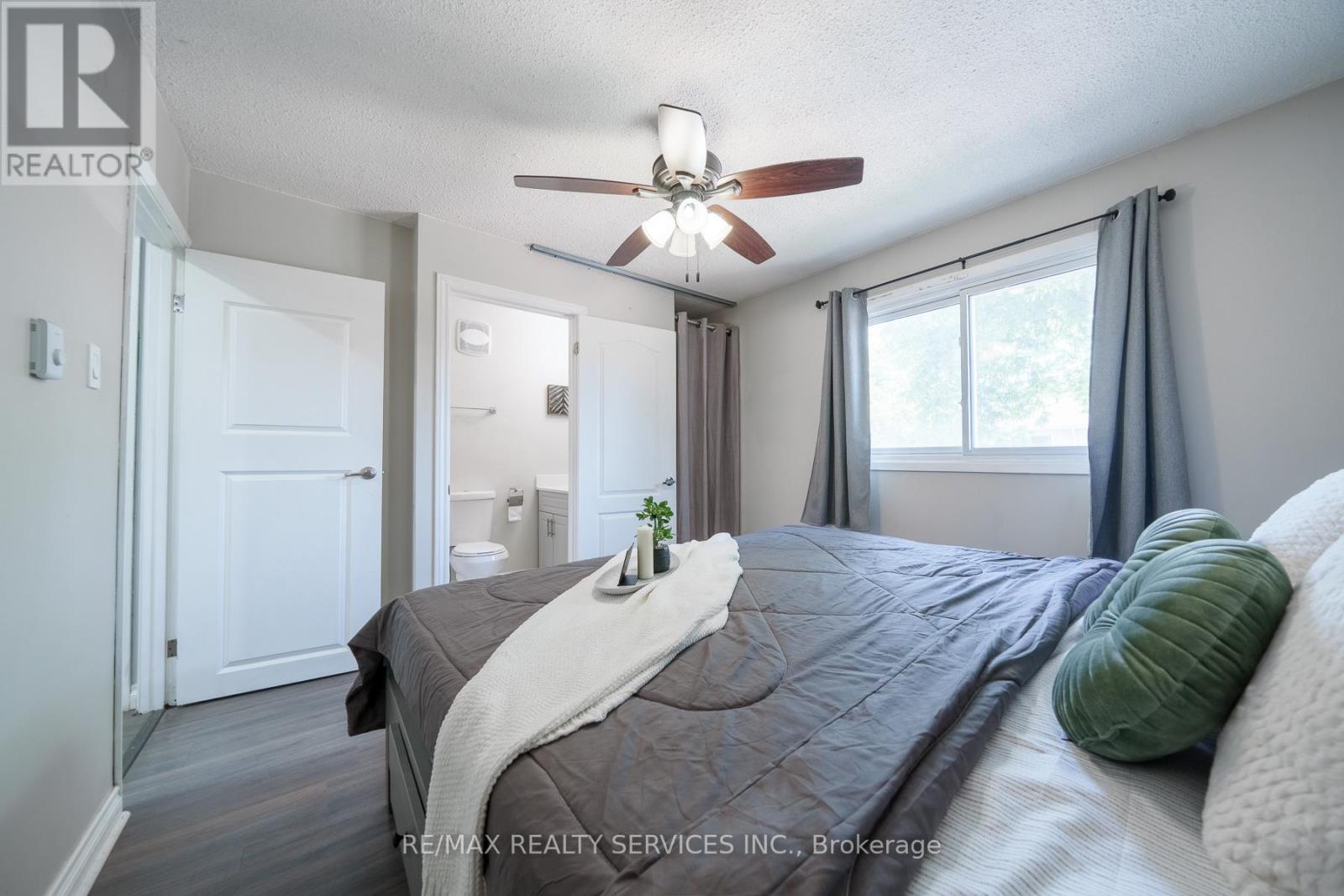 #43 5009 PINEDALE AVENUE - 33