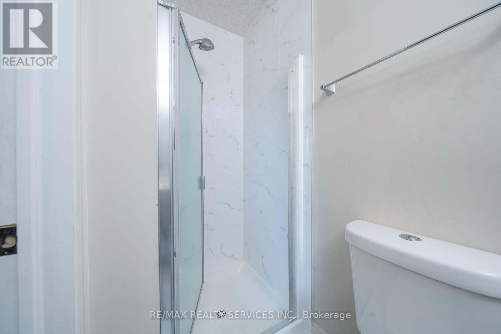 #43 5009 PINEDALE AVENUE - 35