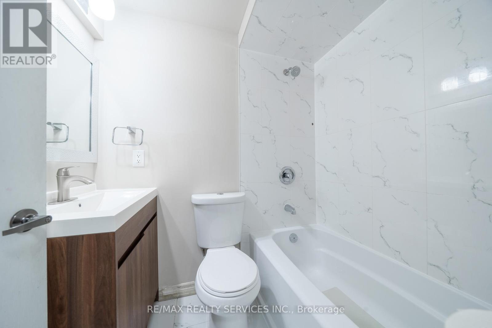 #43 5009 PINEDALE AVENUE - 41
