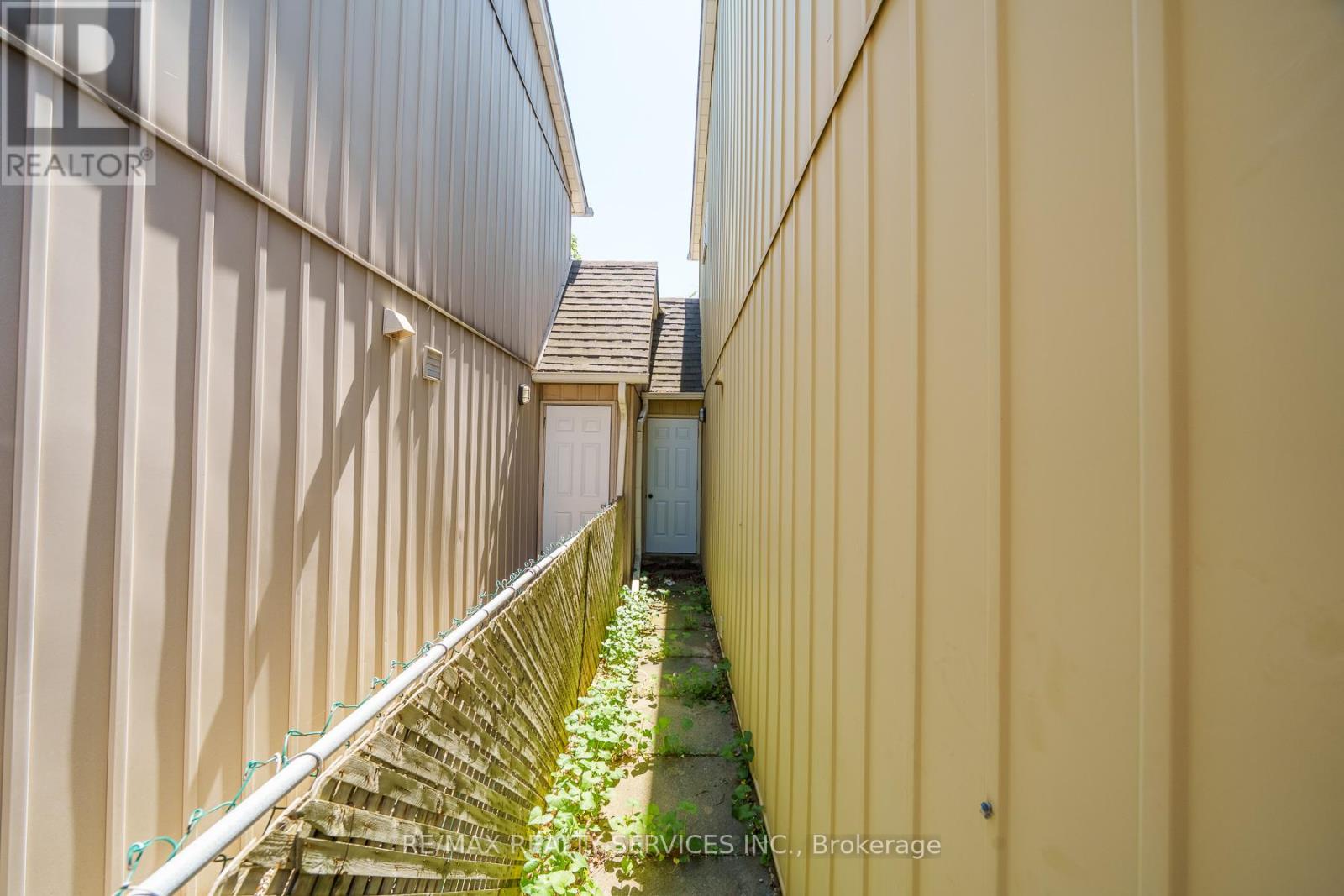 #43 5009 PINEDALE AVENUE - 47