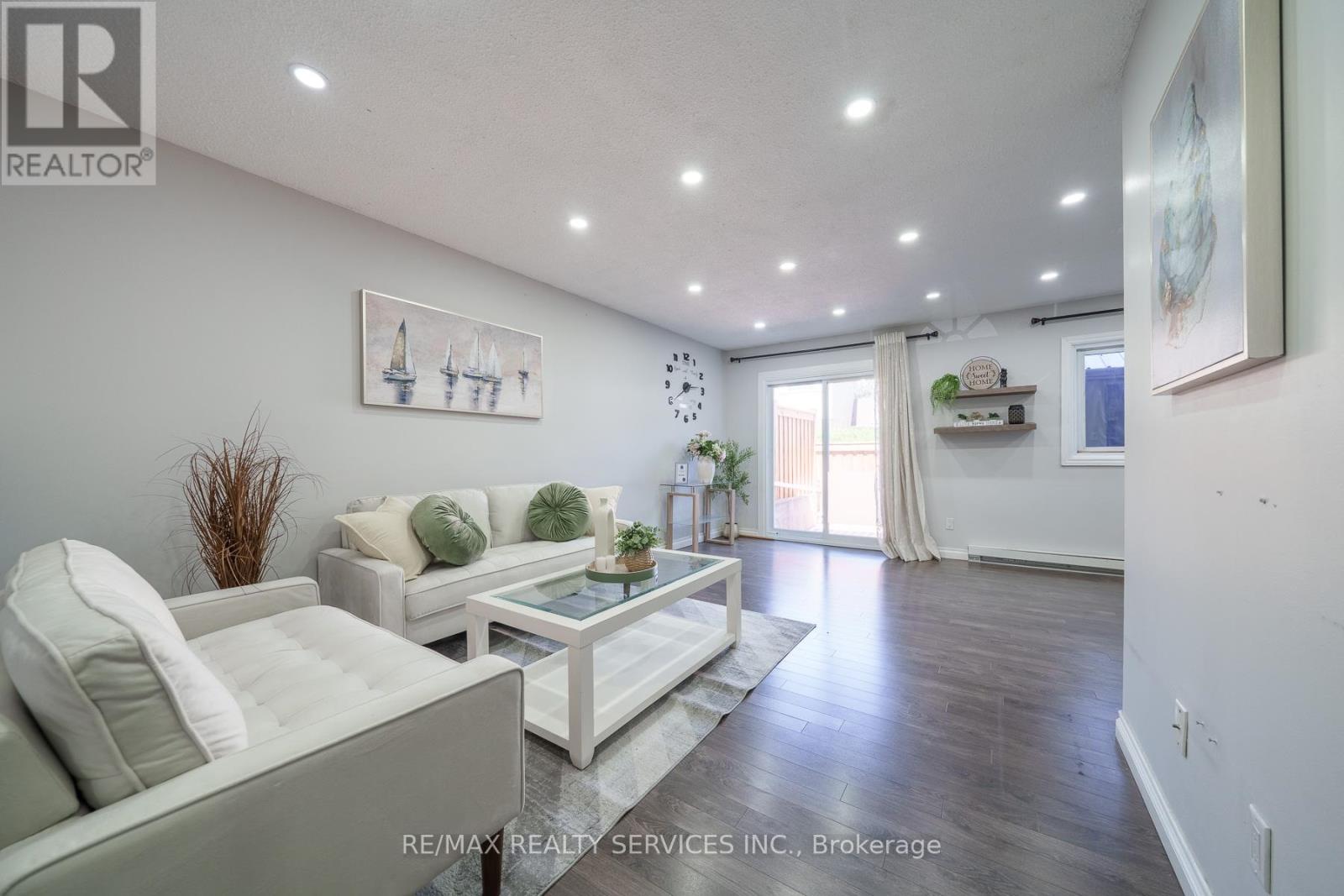 #43 5009 PINEDALE AVENUE - 7