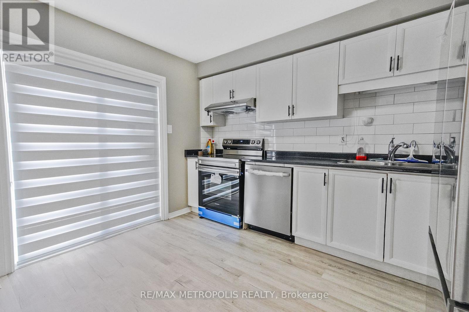 63 WICKSTEAD COURT - 11