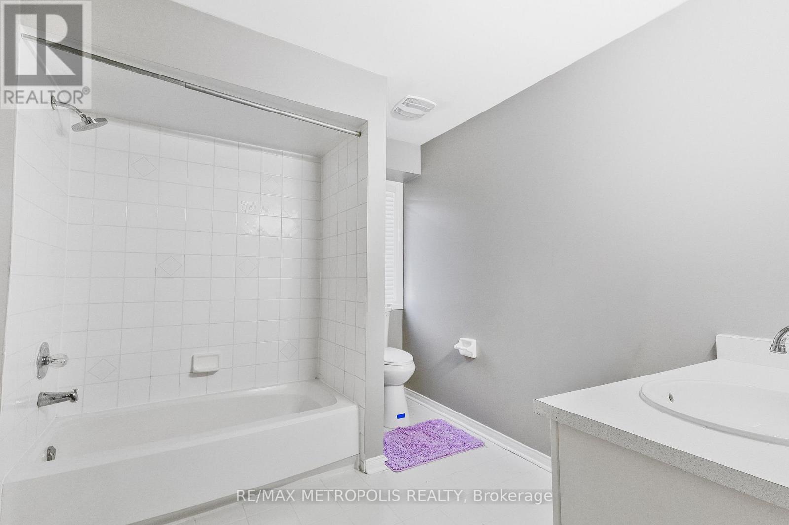 63 WICKSTEAD COURT - 23
