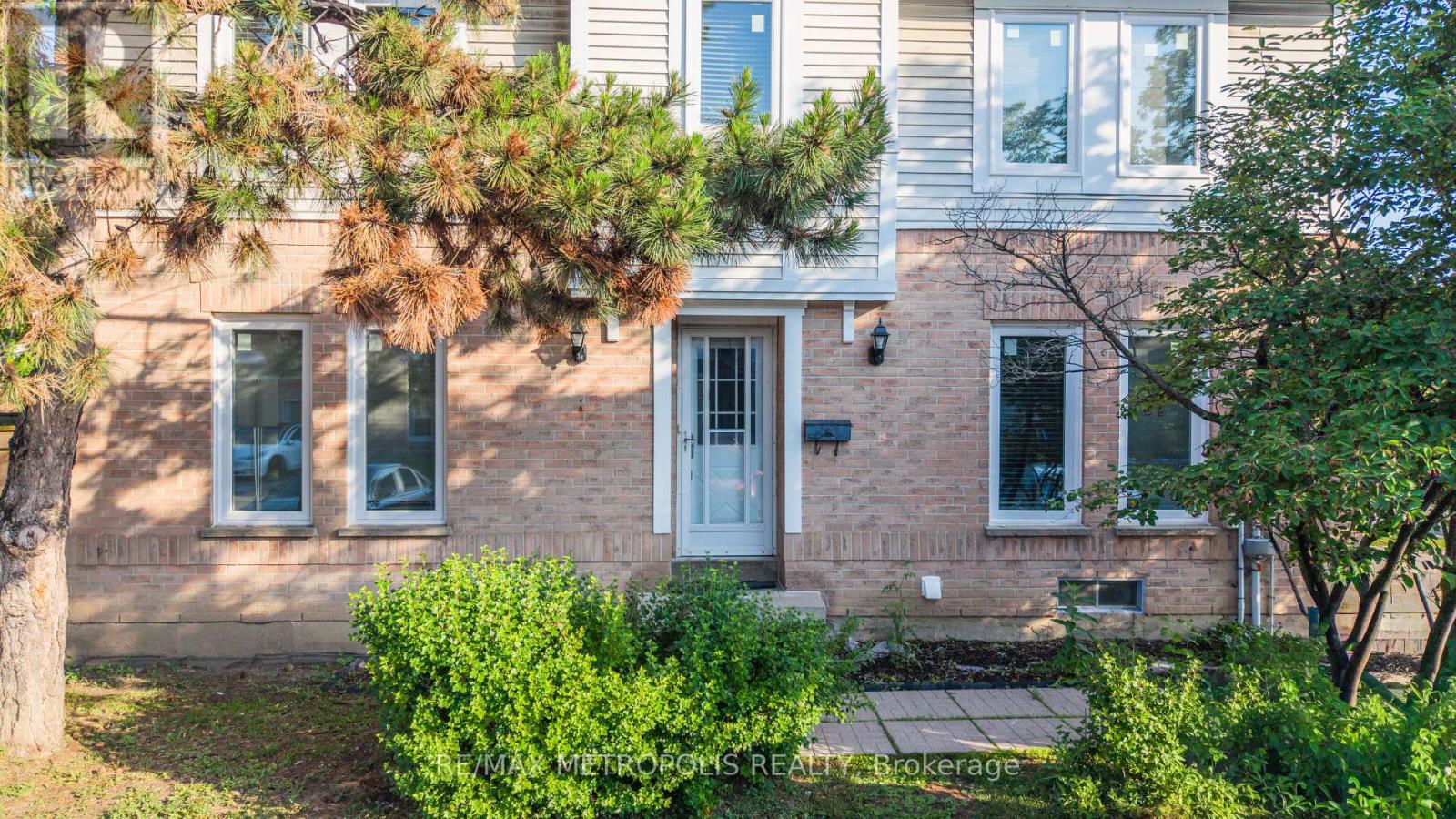 63 WICKSTEAD COURT - 3