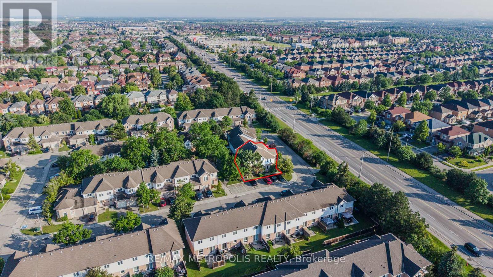 63 WICKSTEAD COURT - 35
