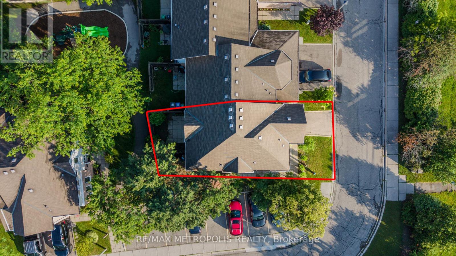 63 WICKSTEAD COURT - 36