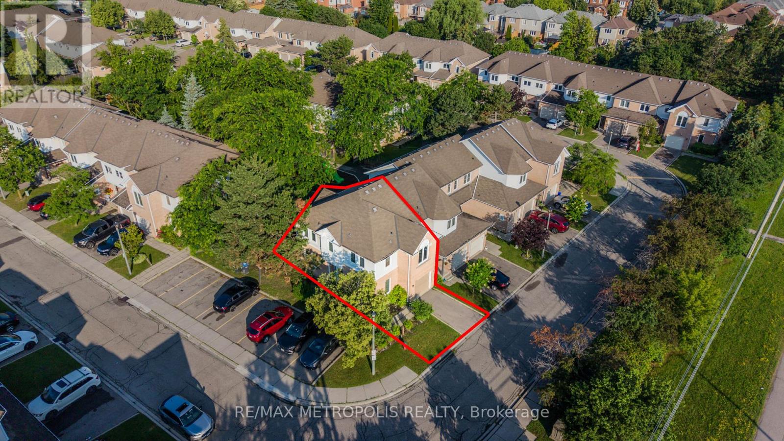 63 WICKSTEAD COURT - 37