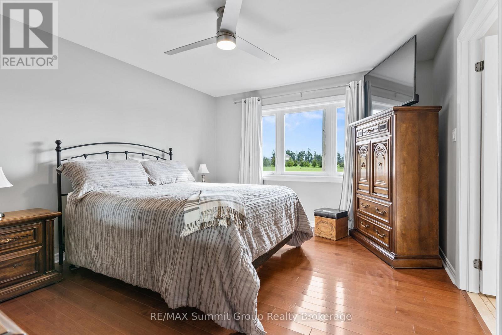 15 MOUNT HAVEN CRESCENT - 21
