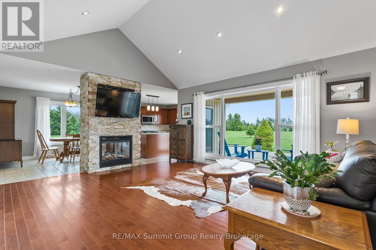 15 MOUNT HAVEN CRESCENT - 3