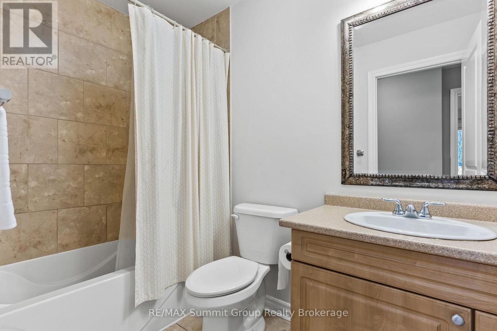 15 MOUNT HAVEN CRESCENT - 17