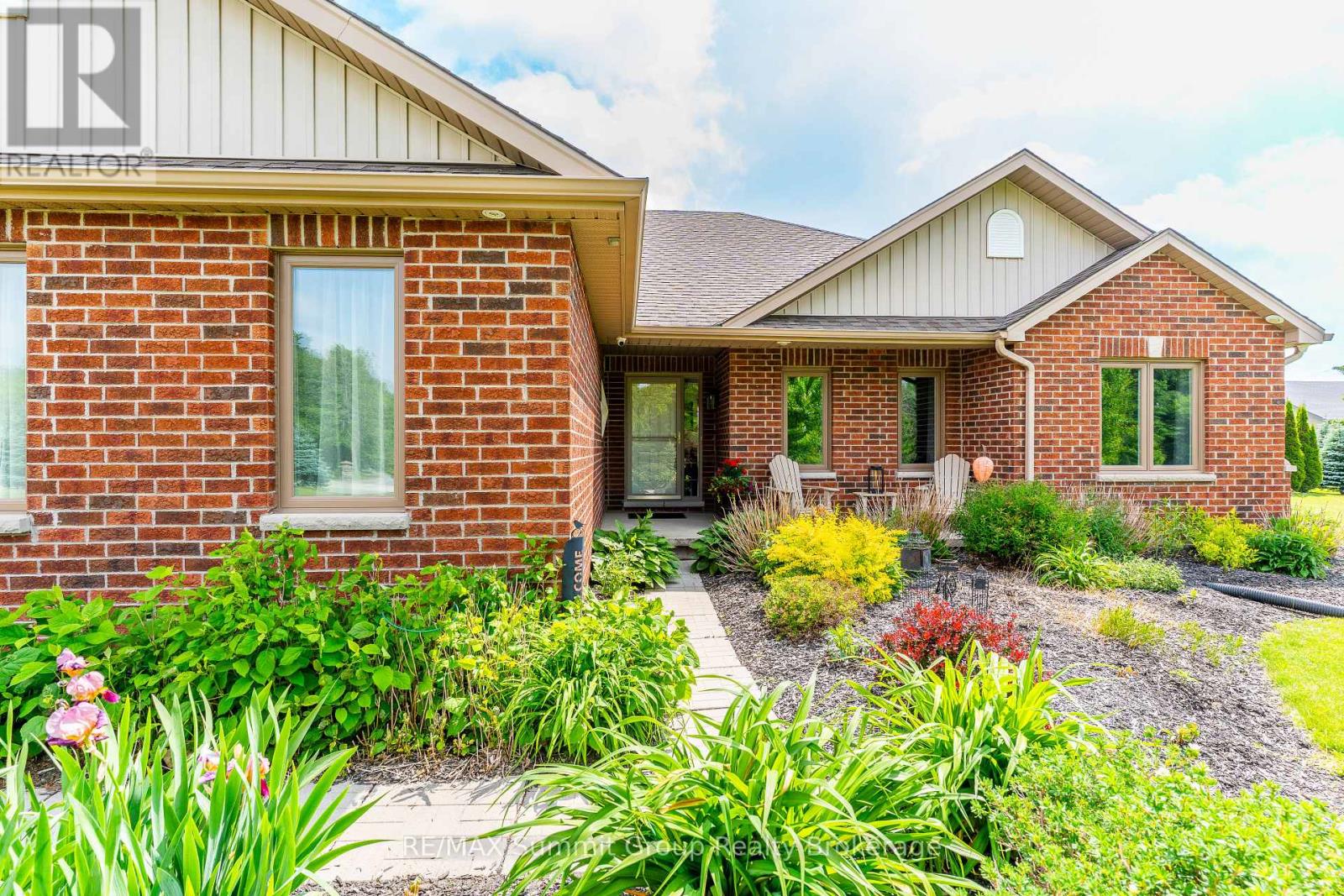 15 MOUNT HAVEN CRESCENT - 32