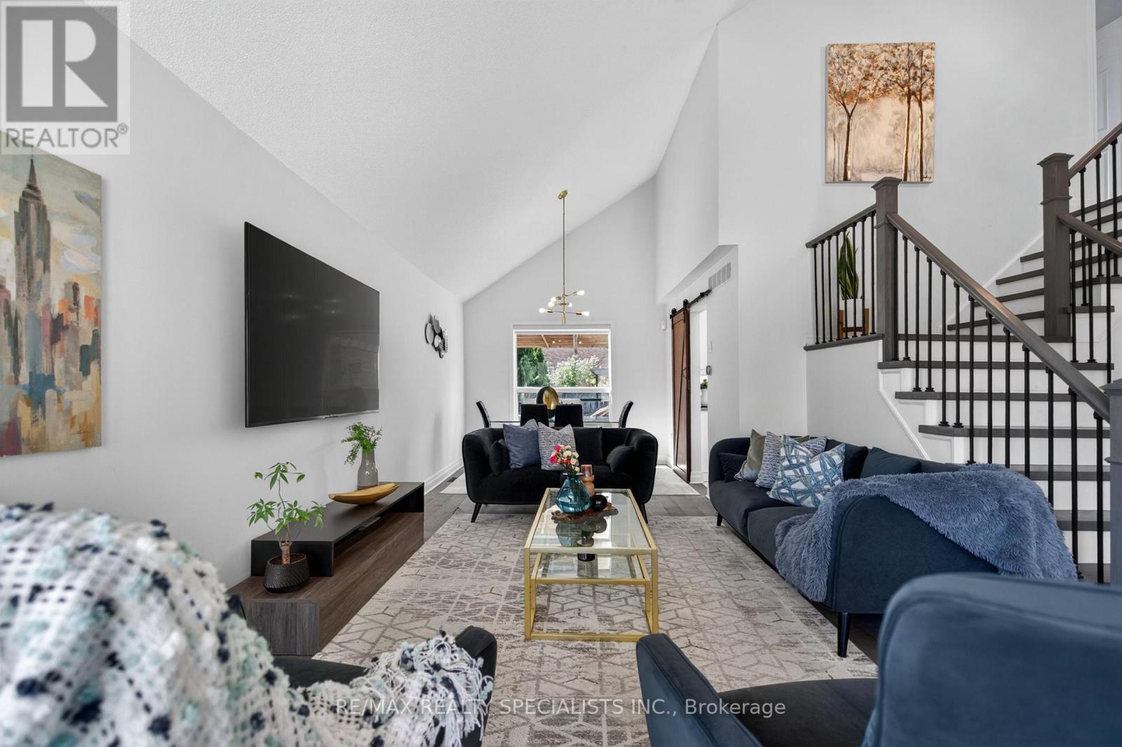 19 SIDNEY CRESCENT - 11