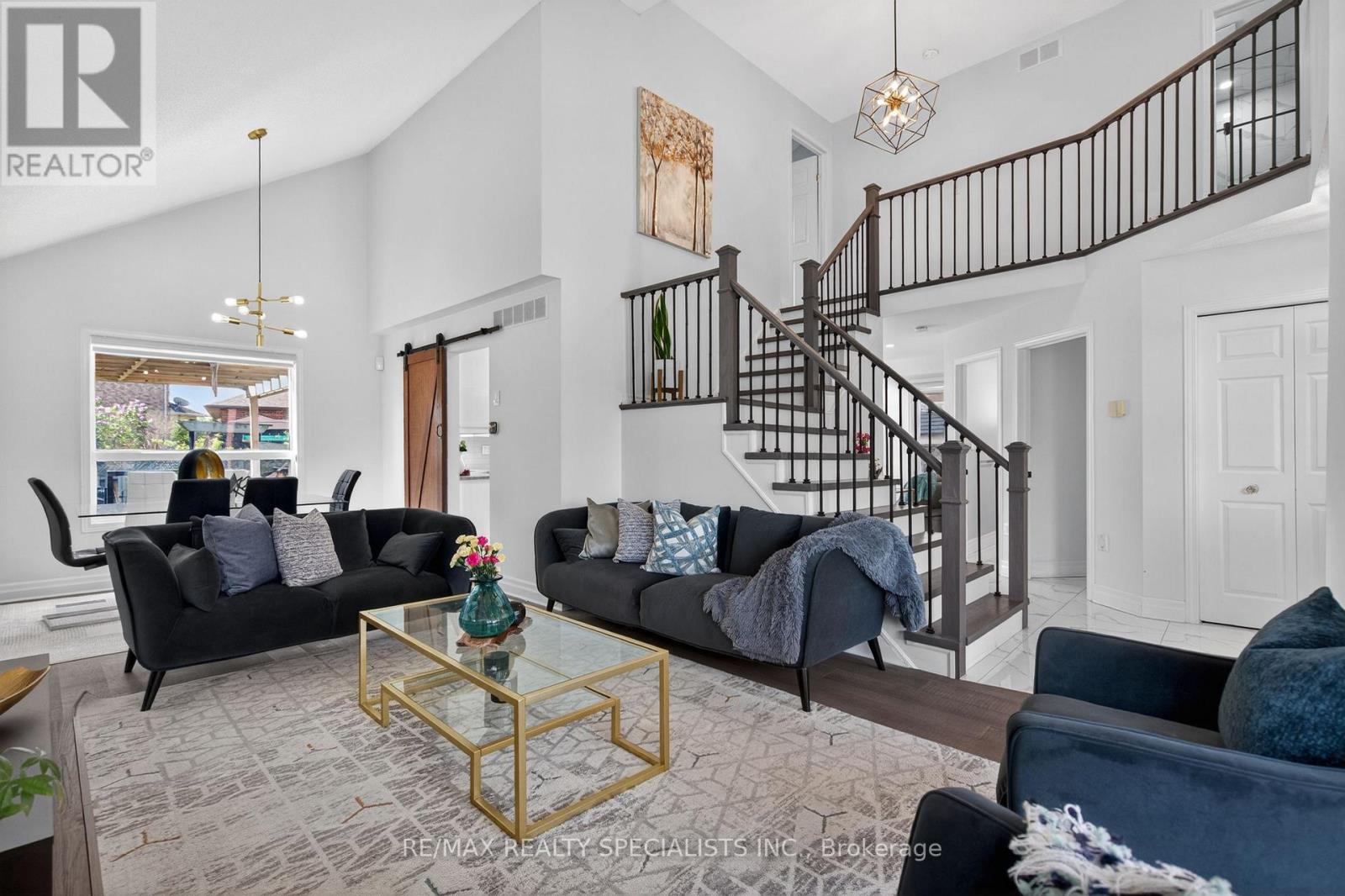 19 SIDNEY CRESCENT - 12