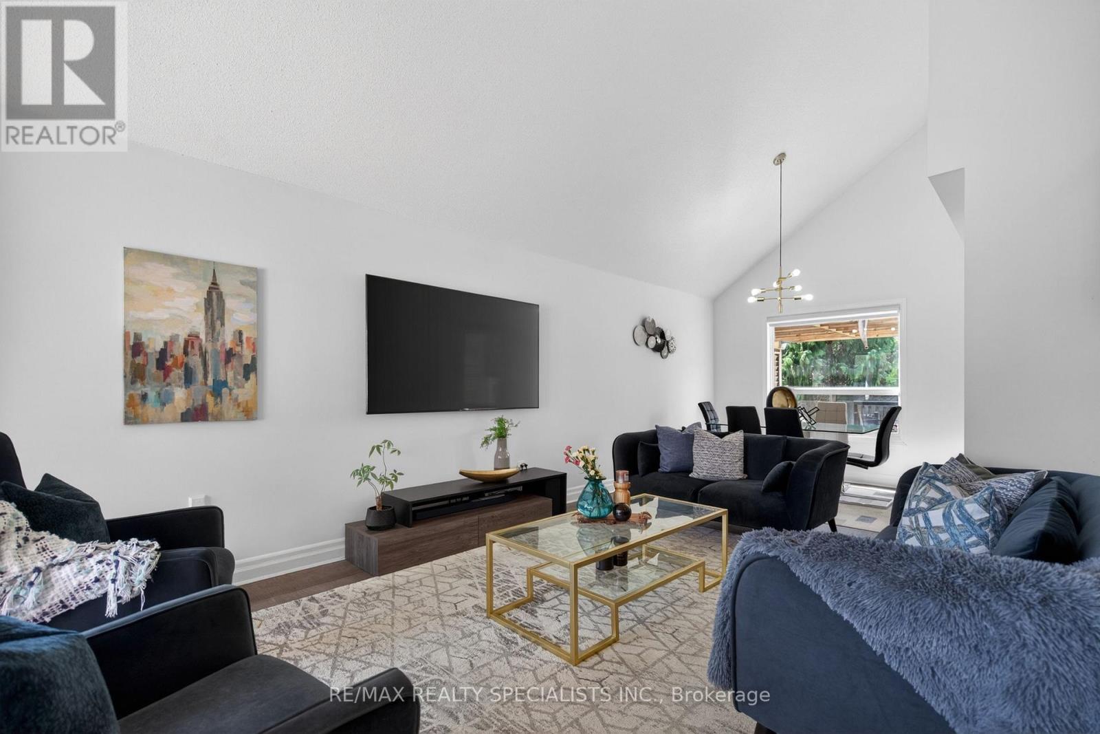 19 SIDNEY CRESCENT - 13