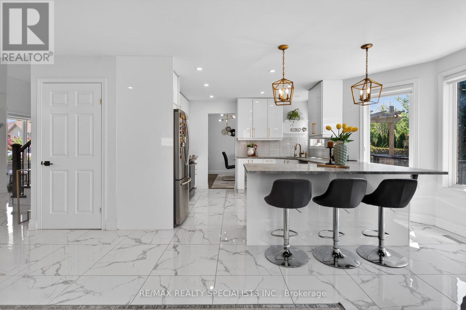 19 SIDNEY CRESCENT - 18