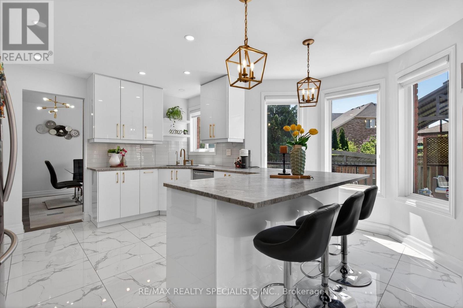 19 SIDNEY CRESCENT - 20