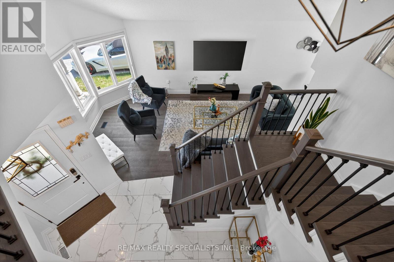 19 SIDNEY CRESCENT - 25