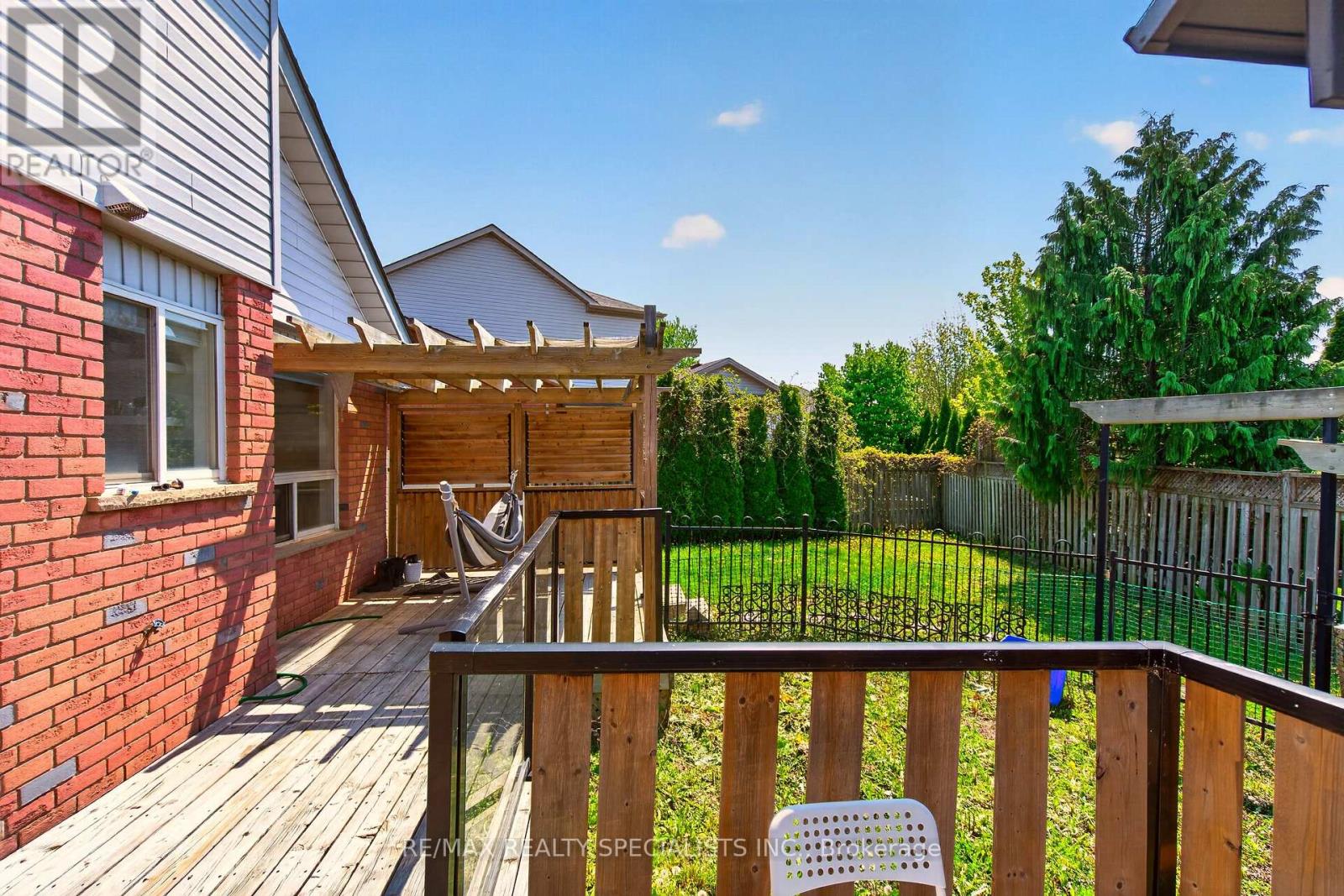 19 SIDNEY CRESCENT - 36