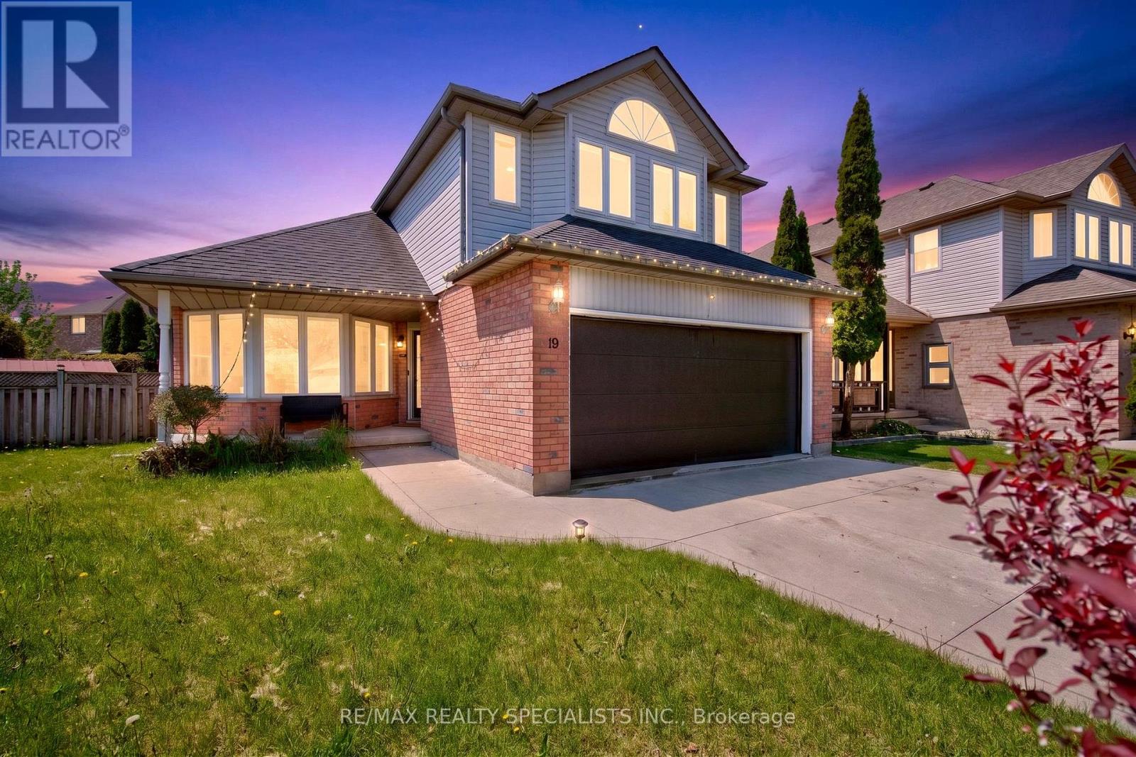 19 SIDNEY CRESCENT - 4
