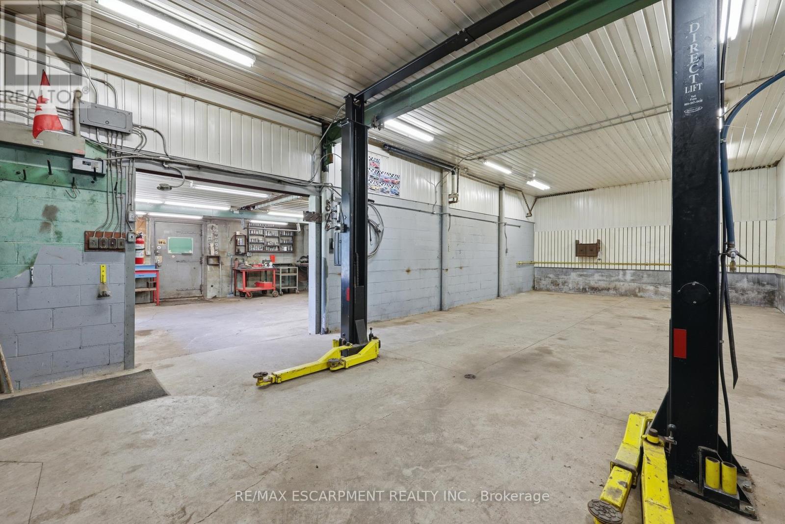 8404 CHIPPEWA ROAD - 35