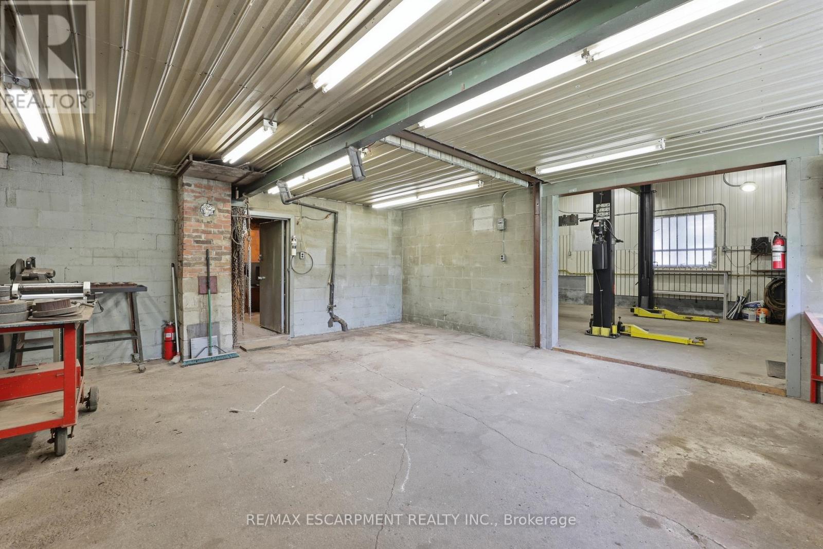 8404 CHIPPEWA ROAD - 39