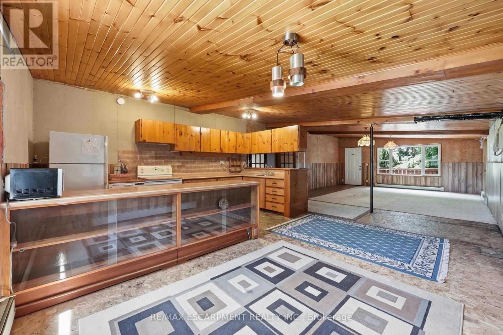 8404 CHIPPEWA ROAD - 40