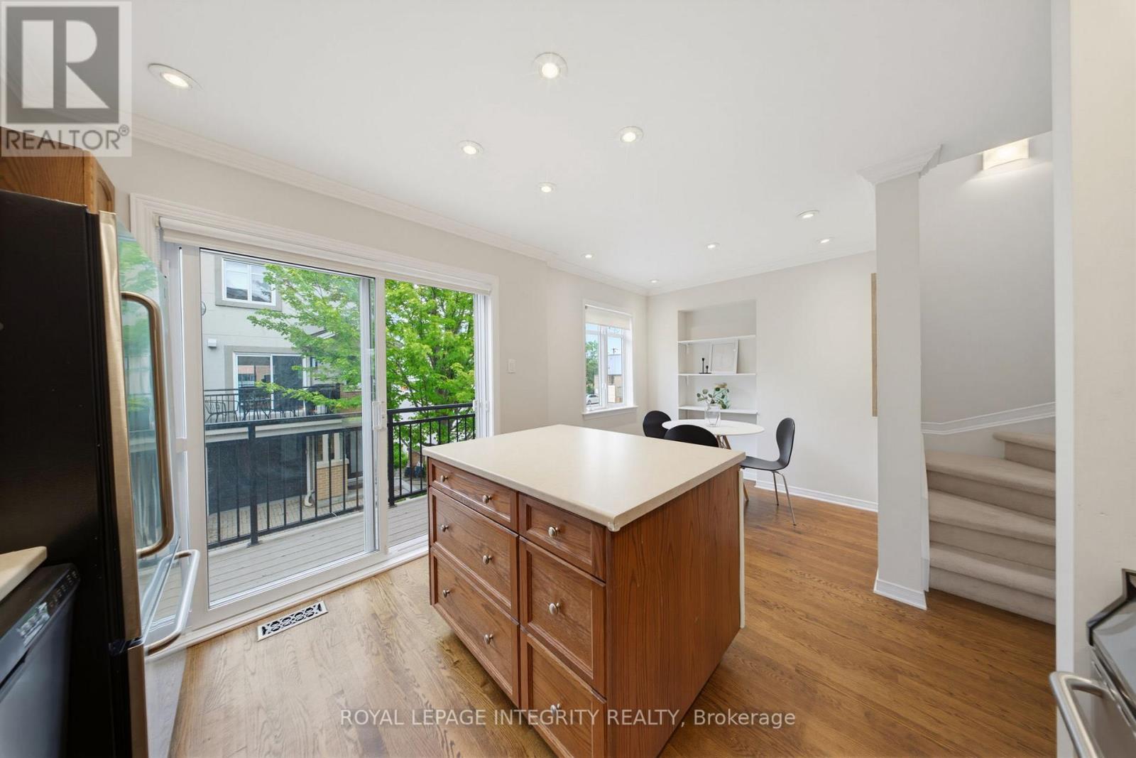 4 Bed, 3 Bath Multi-Family for Sale in Ottawa – 2 PANORAMA PRIVATE, Ottawa – MLS# X13493528 - Image 12
