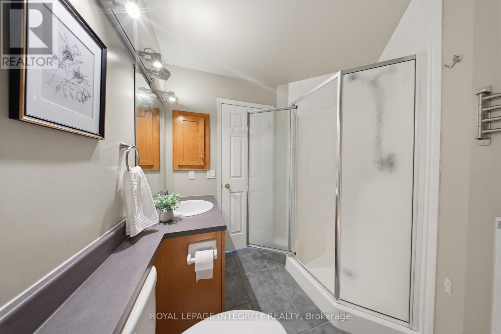 4 Bed, 3 Bath Multi-Family for Sale in Ottawa – 2 PANORAMA PRIVATE, Ottawa – MLS# X13493528 - Image 26