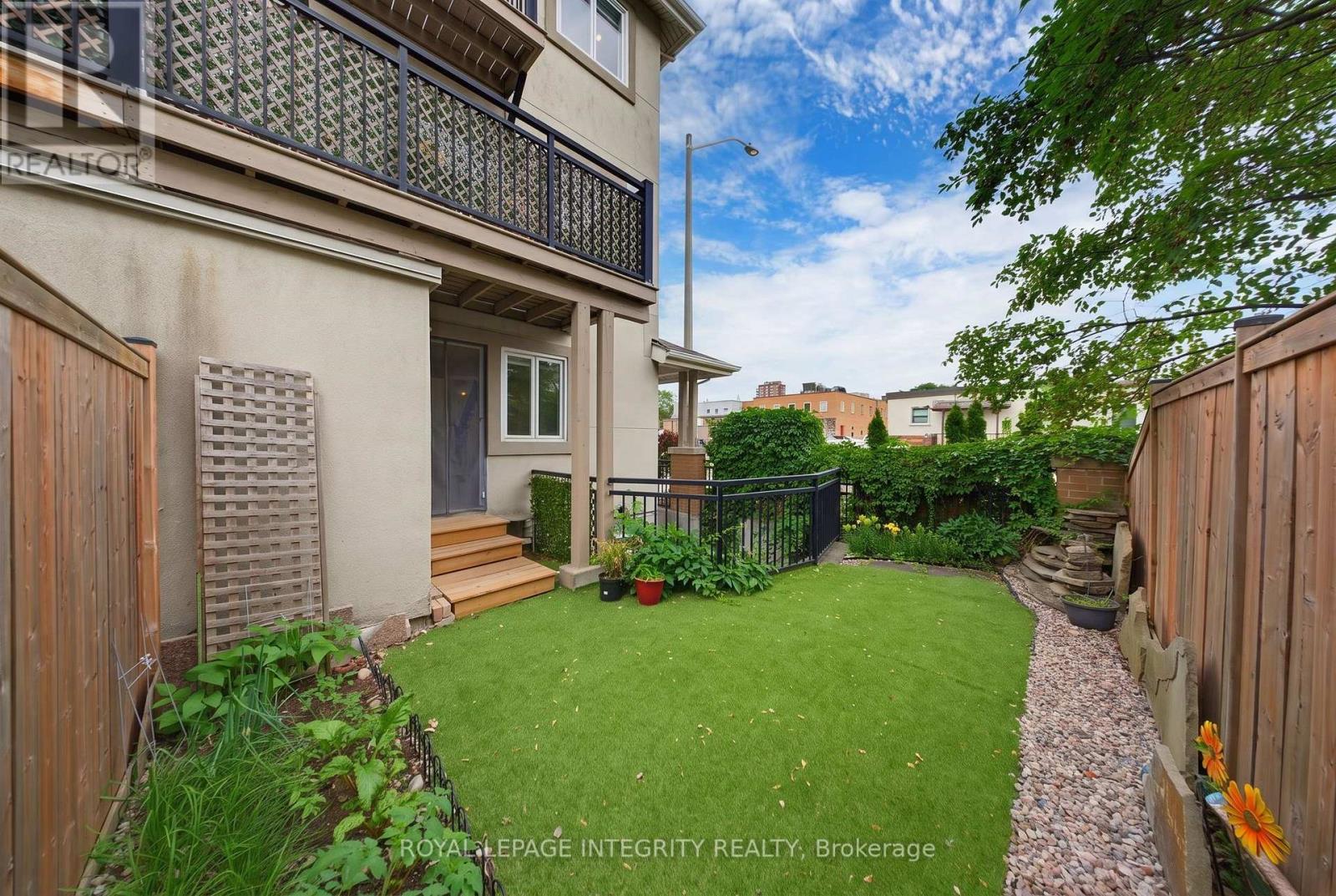 4 Bed, 3 Bath Multi-Family for Sale in Ottawa – 2 PANORAMA PRIVATE, Ottawa – MLS# X13493528 - Image 42