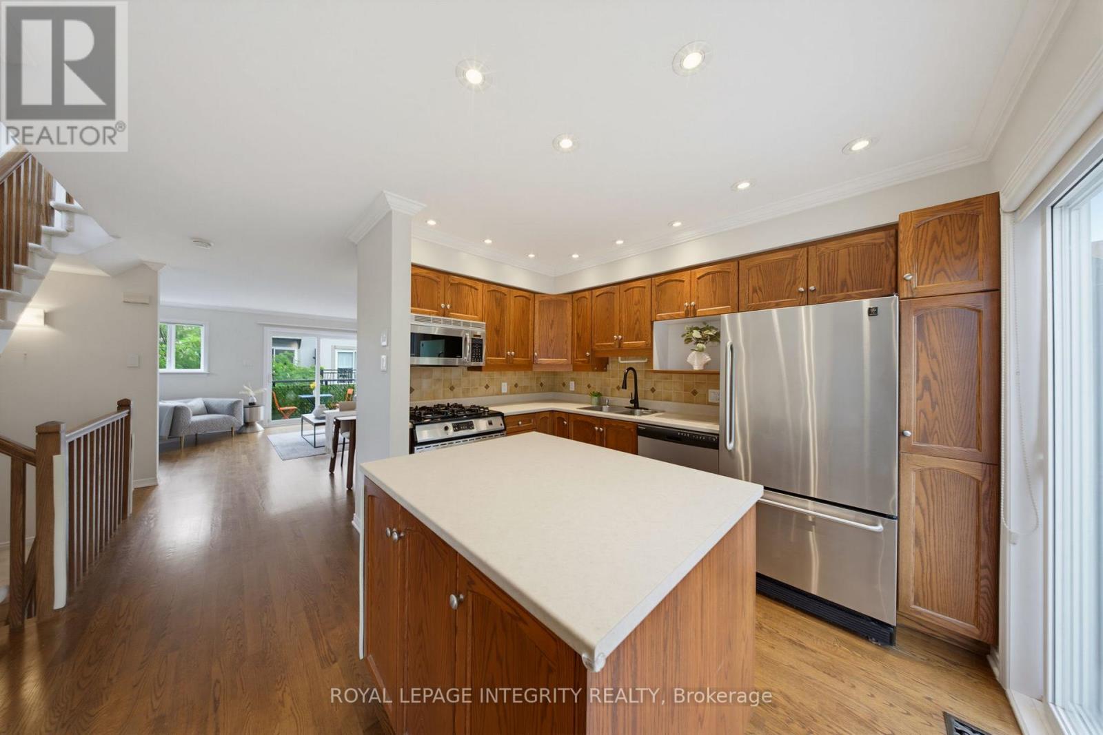 4 Bed, 3 Bath Multi-Family for Sale in Ottawa – 2 PANORAMA PRIVATE, Ottawa – MLS# X13493528 - Image 9