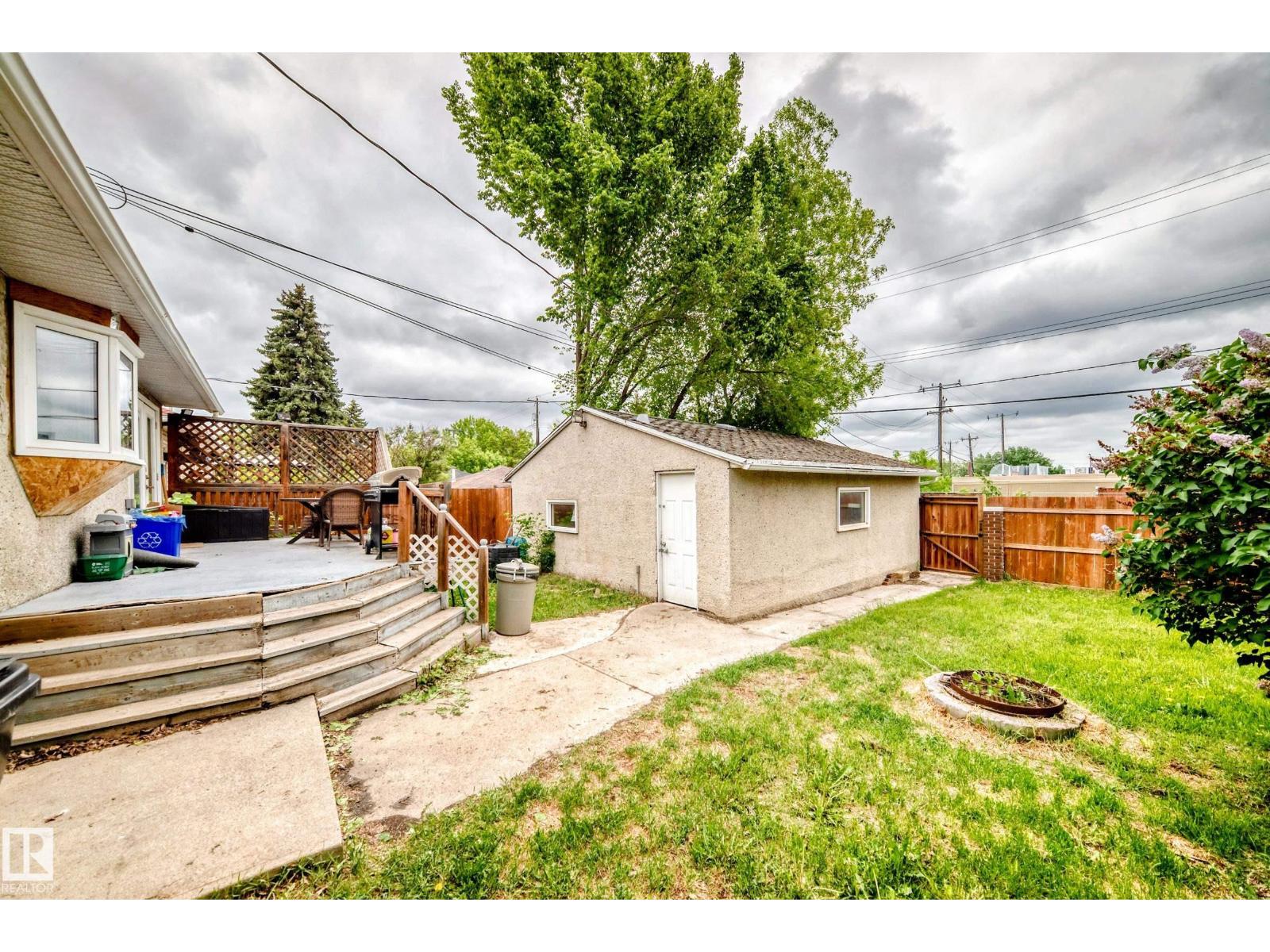 12423 75 ST NW - 43