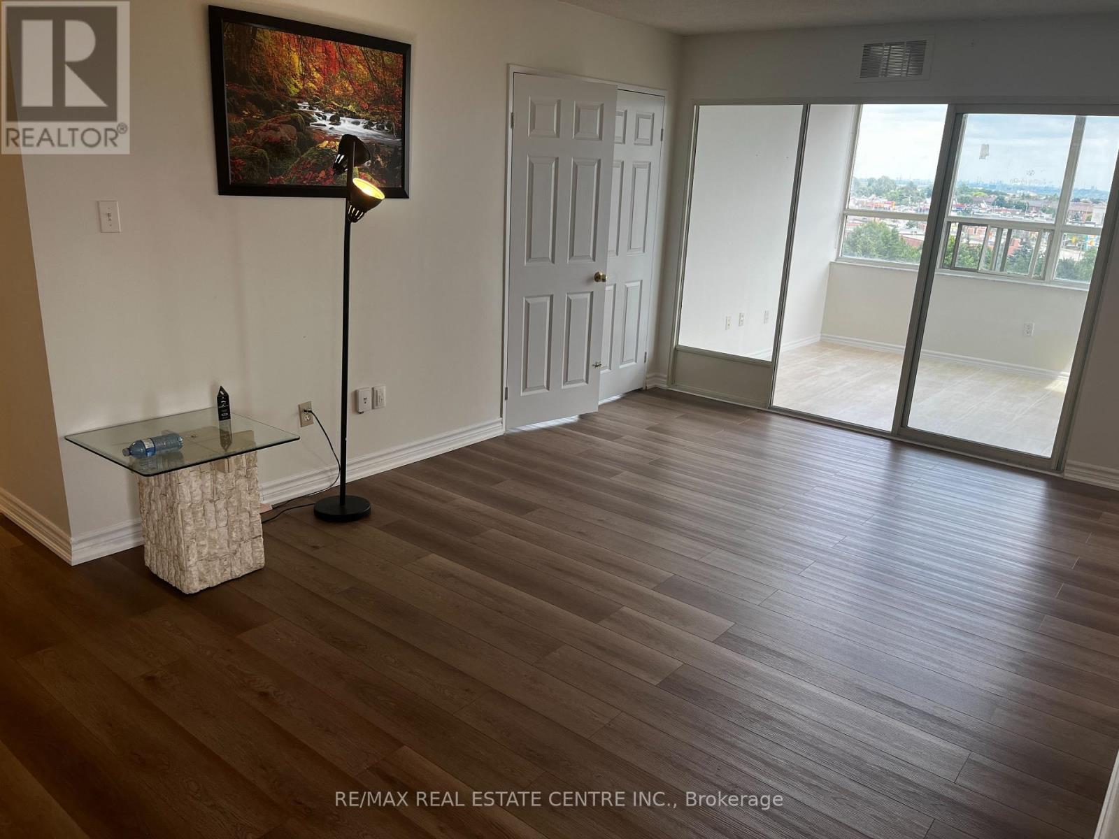 #802 30 MALTA AVENUE E - 12