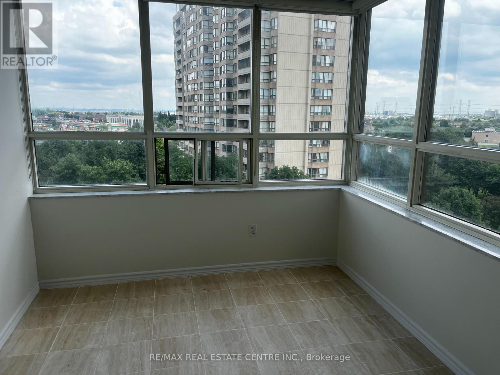 #802 30 MALTA AVENUE E - 14