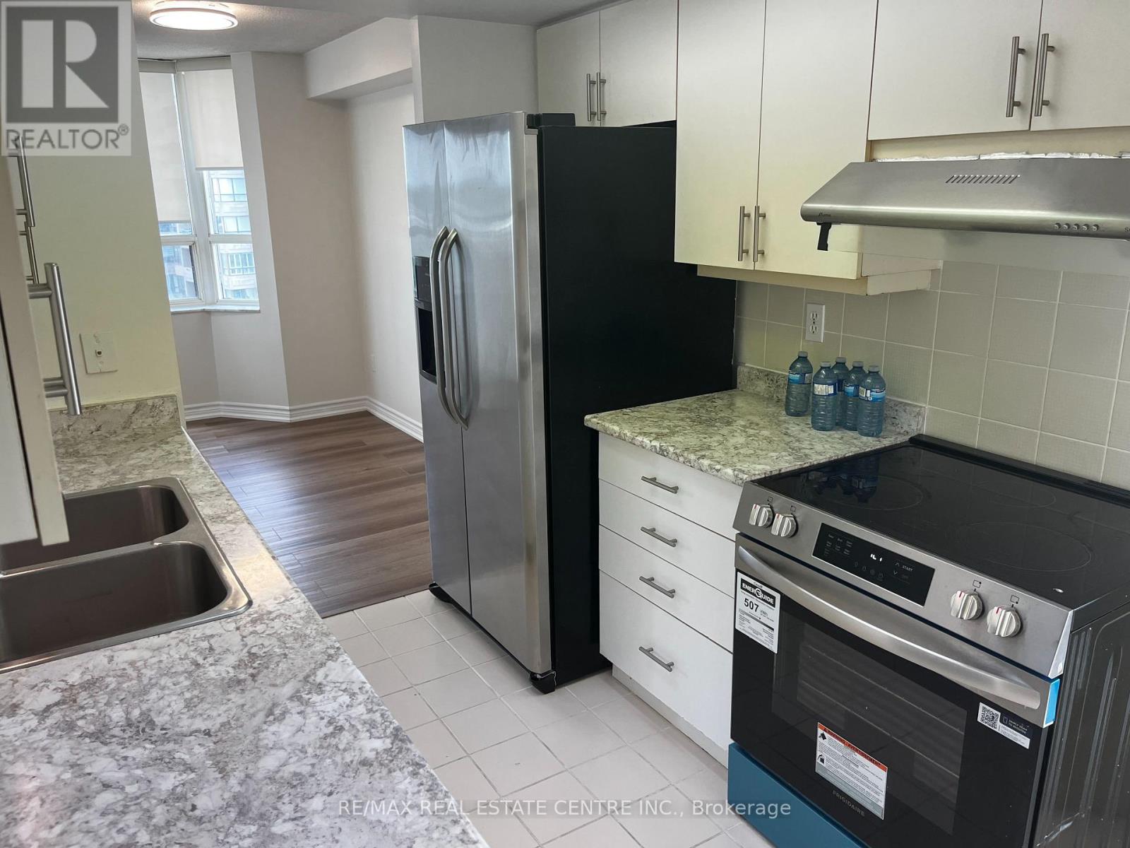 #802 30 MALTA AVENUE E - 27