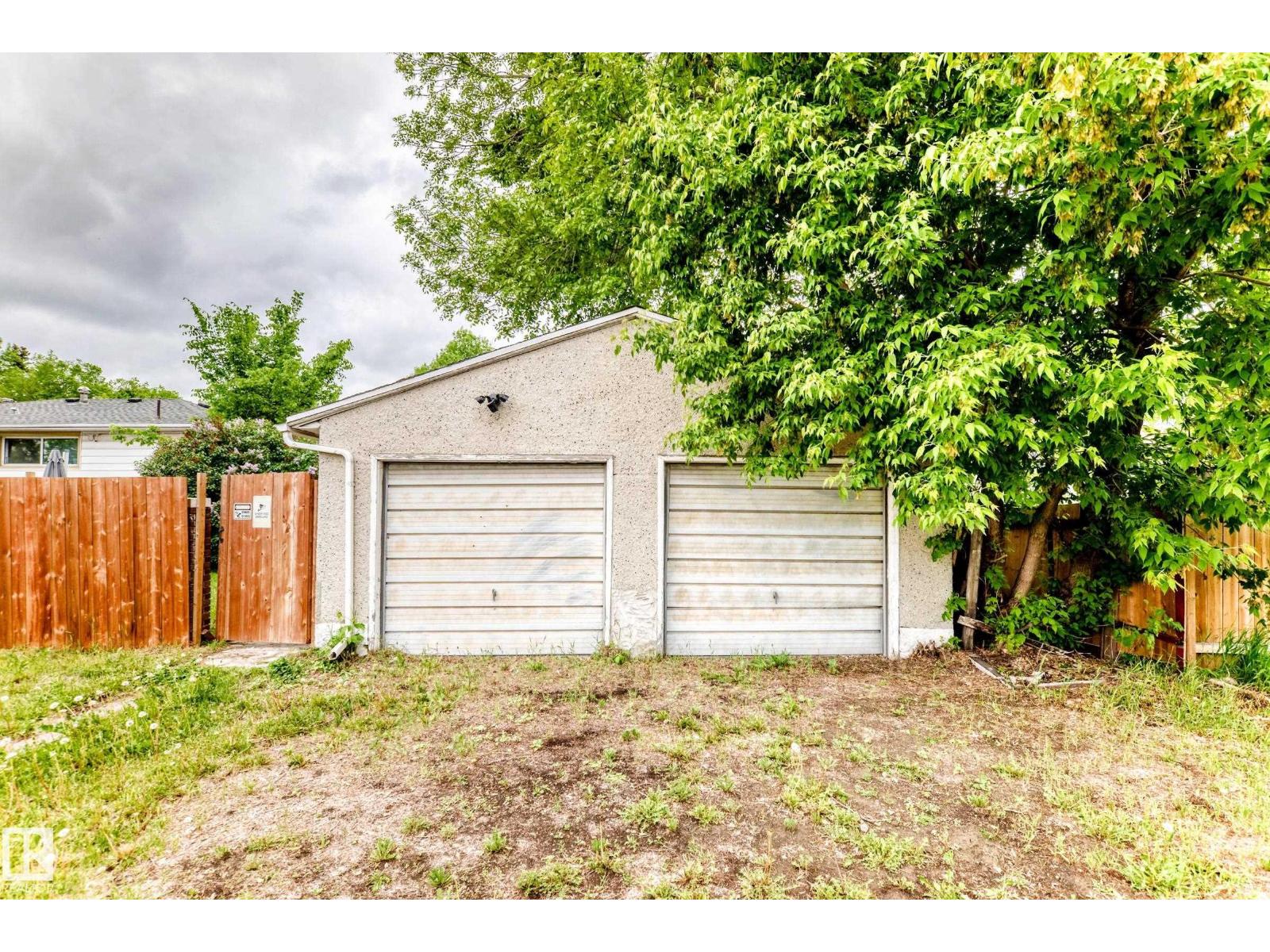 12423 75 ST NW - 47