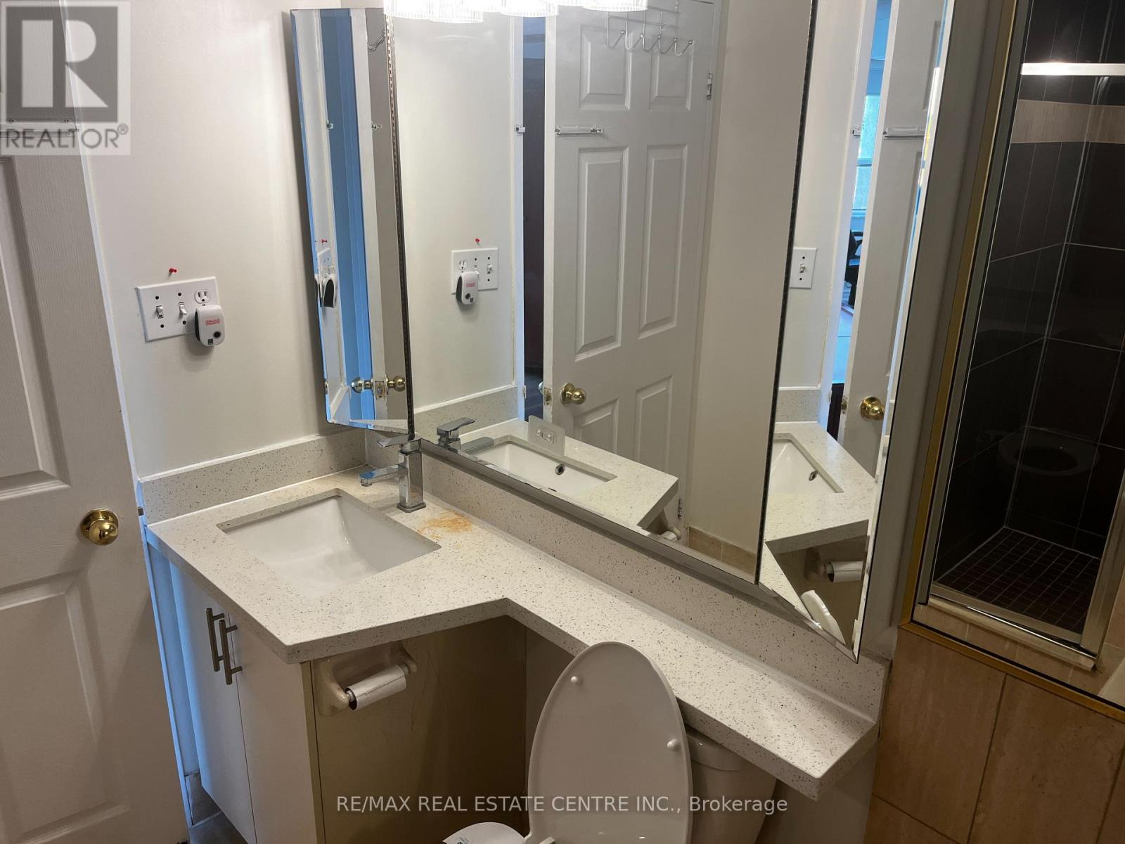 #802 30 MALTA AVENUE E - 23