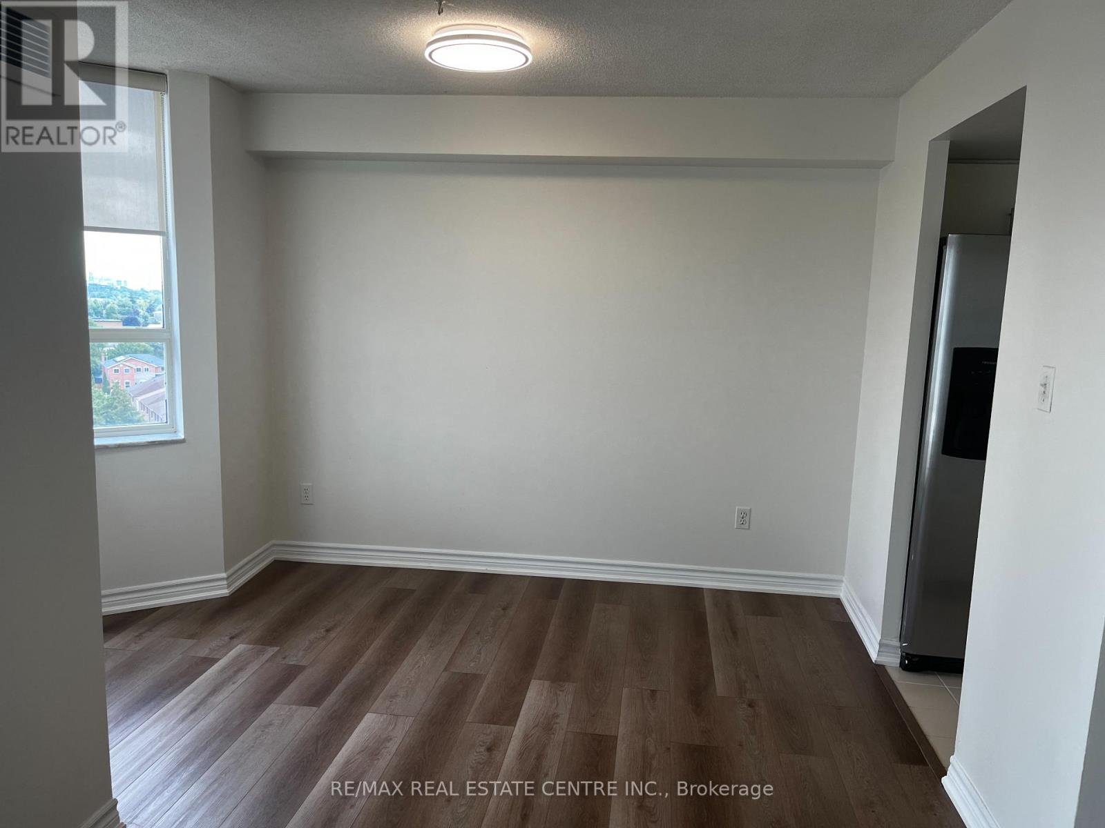 #802 30 MALTA AVENUE E - 21